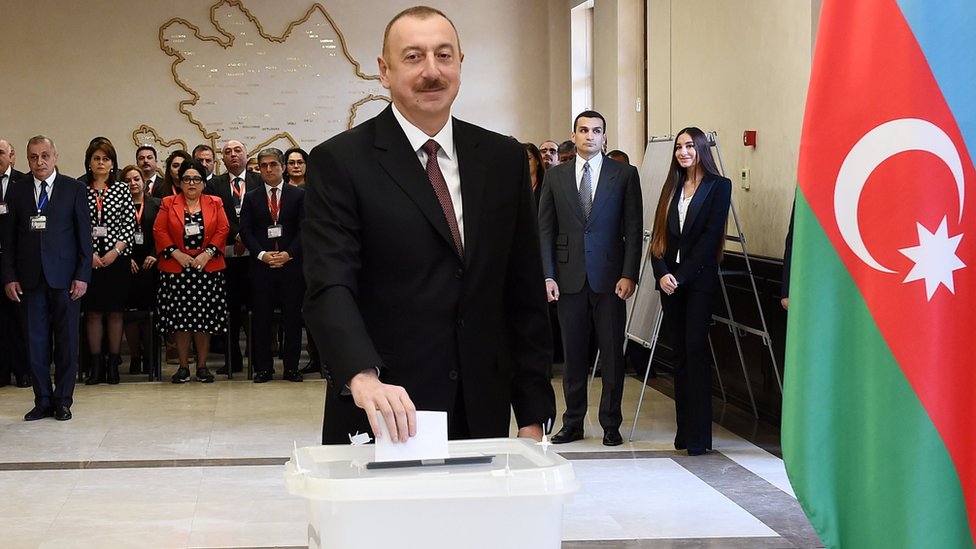 “Aliyev kendisini ve iktidarını garantiye aldı”
